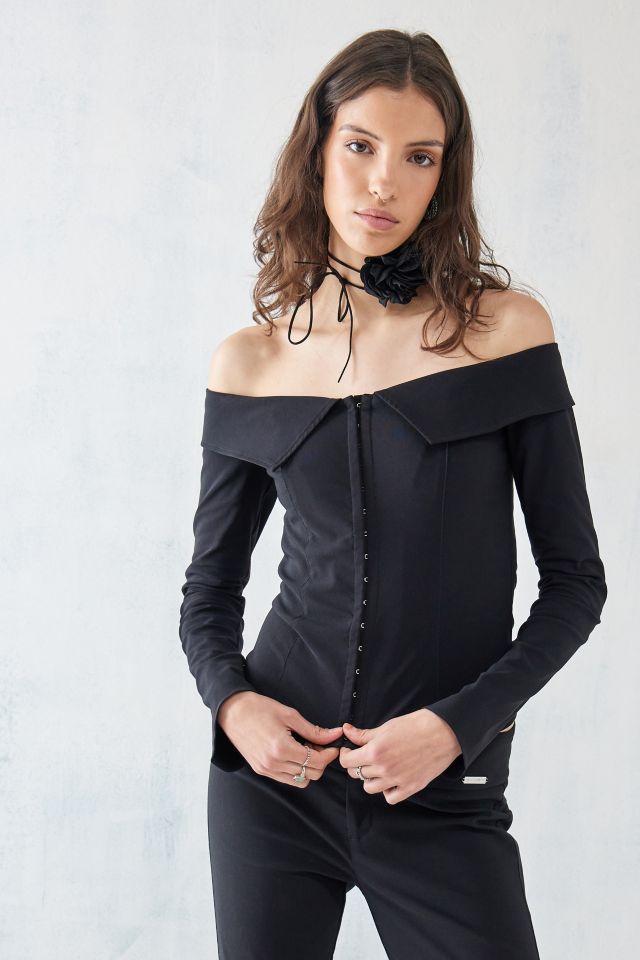 Off shoulder collar online shirt