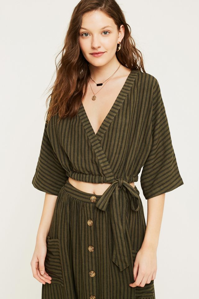 UO Kimmy Stripe Wrap Top ritagliato #3