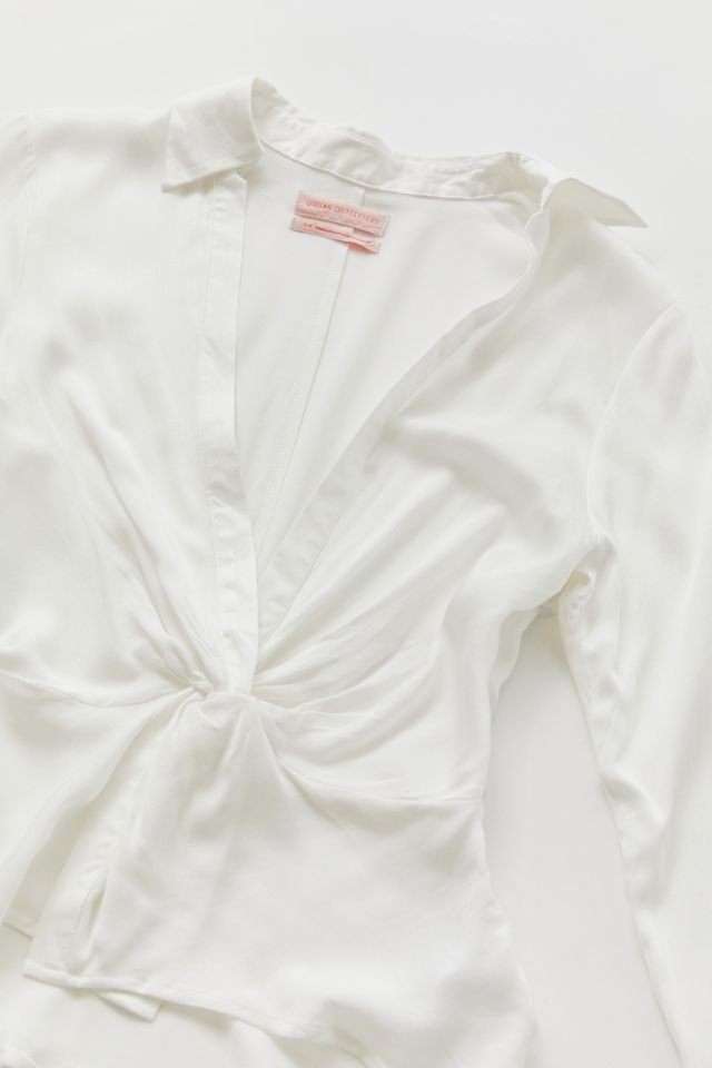 Blusa UO con cuello twist-front #3