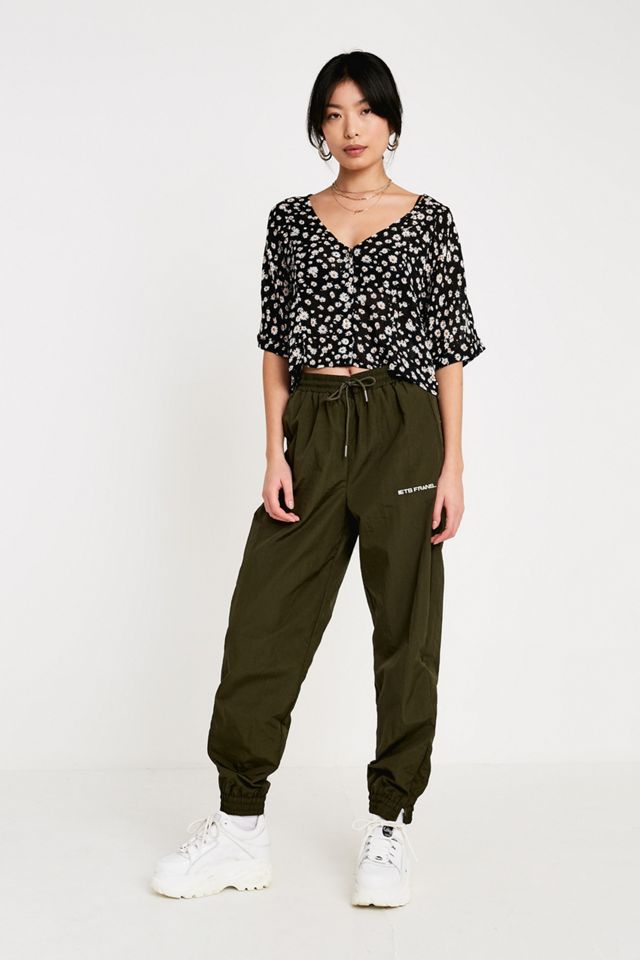 Urban Outfitters – Bluse „Nicola Daydream“ mit Gänseblümchenprint #3