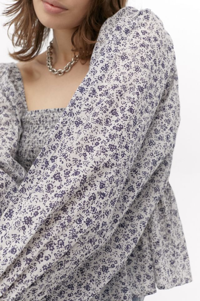Urban Outfitters – Gesmokte Bluse mit Gänseblümchen-Print  #2
