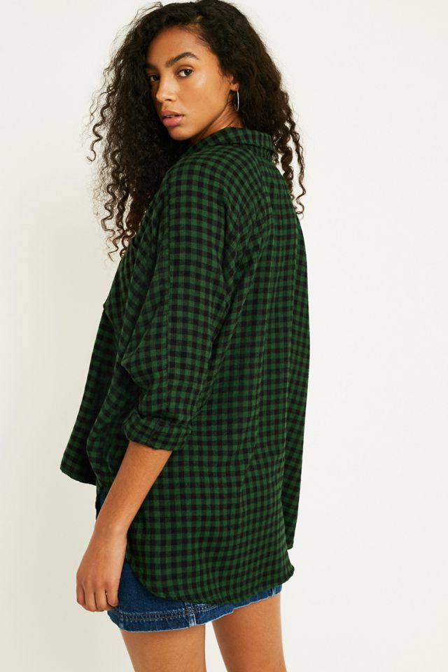UO - Chemise Brendan drapée et boutonné en flanelle verte  #3