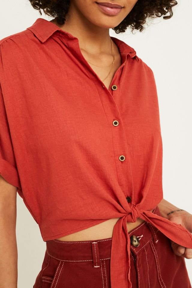 UO Jena Camicia Rossa Cravatta Frontale #3