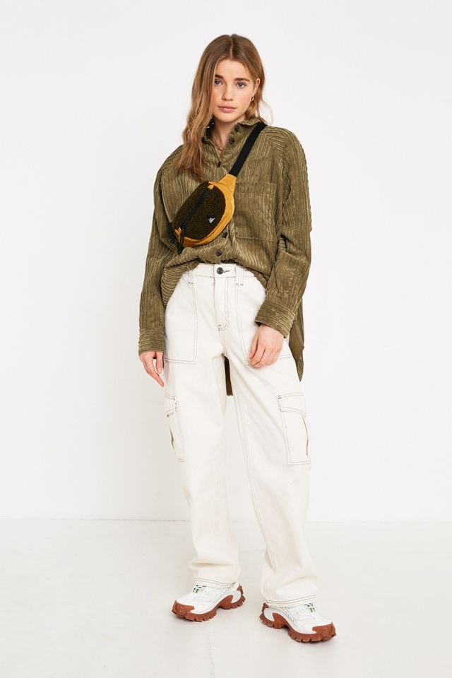 Urban Outfitters – Geknöpftes Cordhemd „Brendan“ in Grün #3