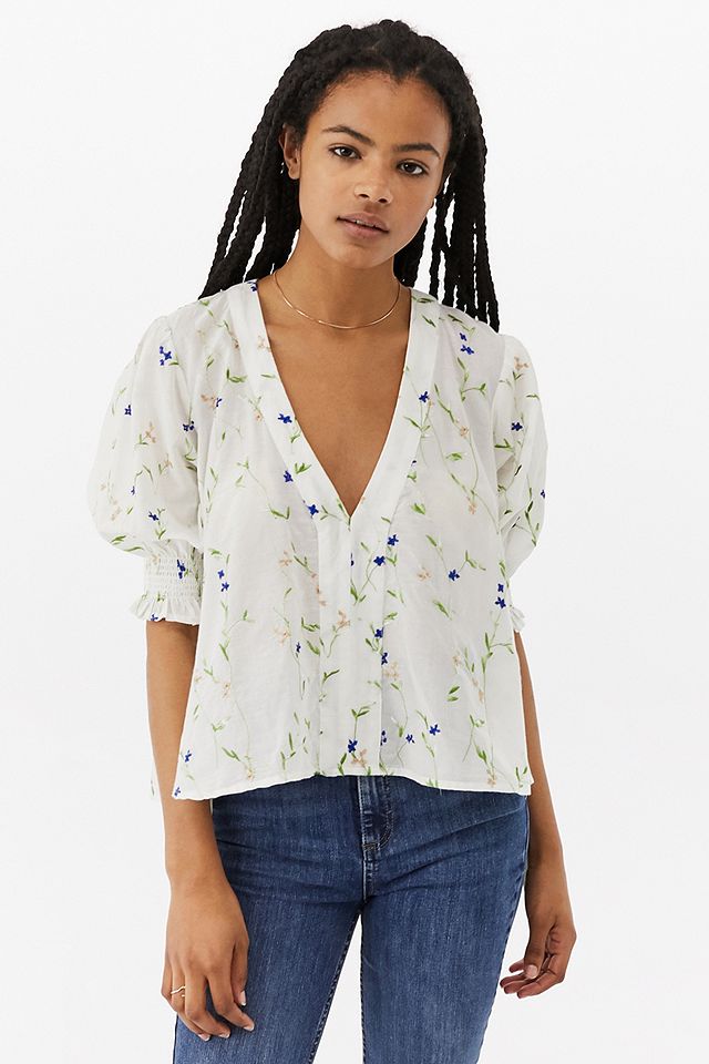UO Flora Embroidered Puff Sleeve V-Neck Blouse | Urban Outfitters UK