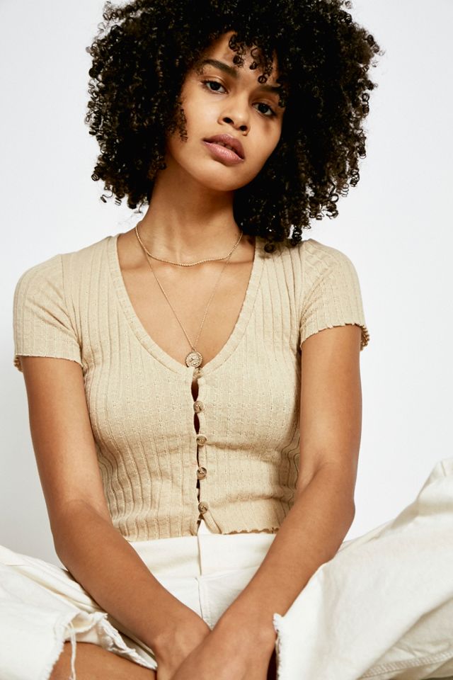 UO T-Shirt a maniche corte con bottone passante #1