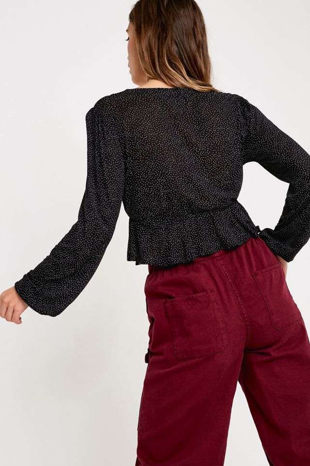 Urban Outfitters – Crop Top „Noah“ mit tiefem Ausschnitt #1