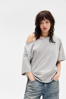 UO Mae Schlaffes Hals T-Shirt