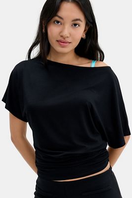 UO Sasha Slash Neck Ruched Waist T-Shirt