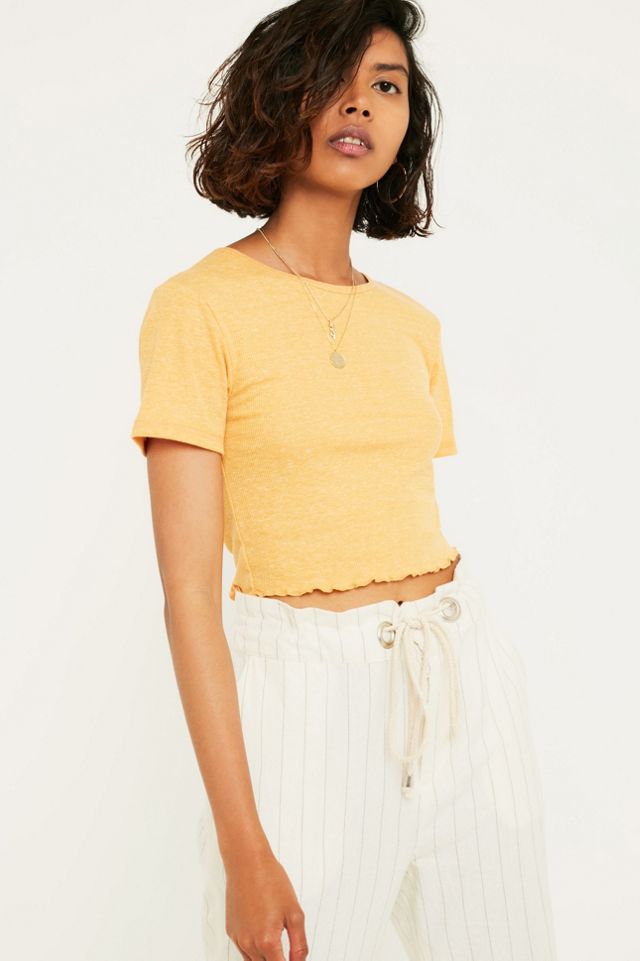 Urban Outfitters – Crop Top mit gewellten Abschlüssen #1