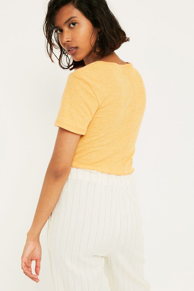 Urban Outfitters – Crop Top mit gewellten Abschlüssen #3