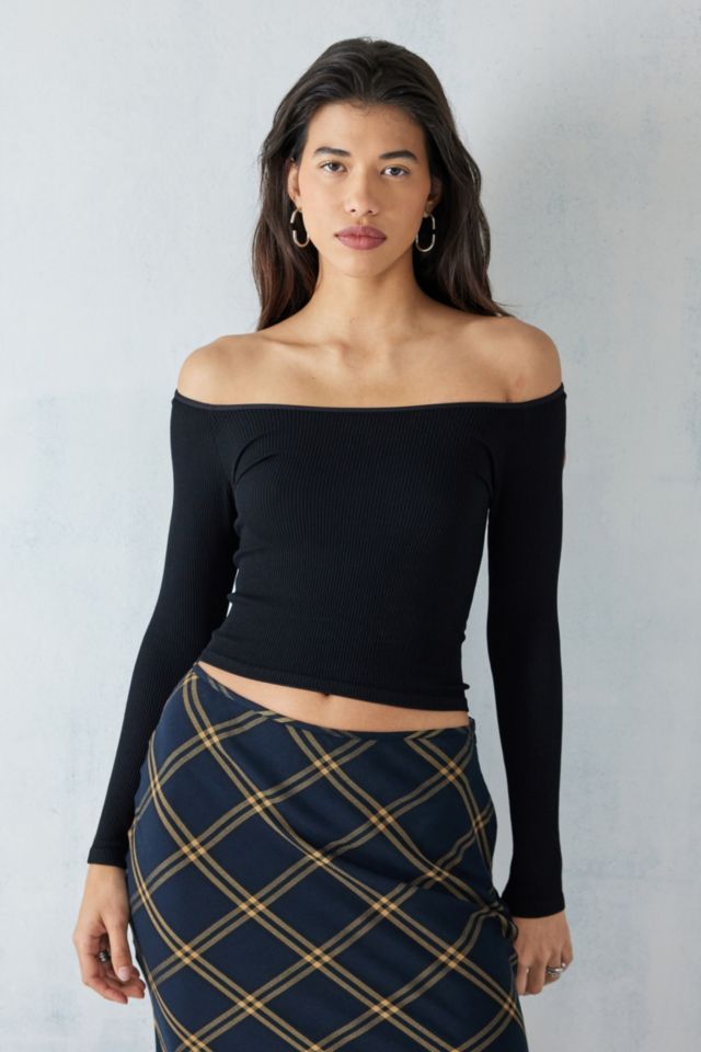 UO Nori Seamless Off-The-Shoulder Crop Top | Urban Outfitters UK