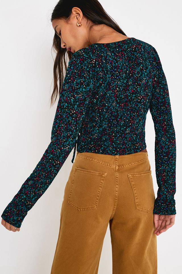 Urban Outfitters – Geblümte Jacquard-Wickelbluse in Blaugrün #3