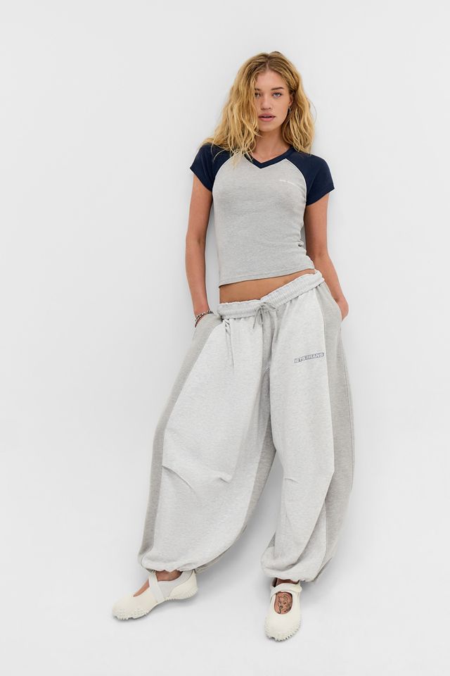 iets frans... High V-Neck T-Shirt #1