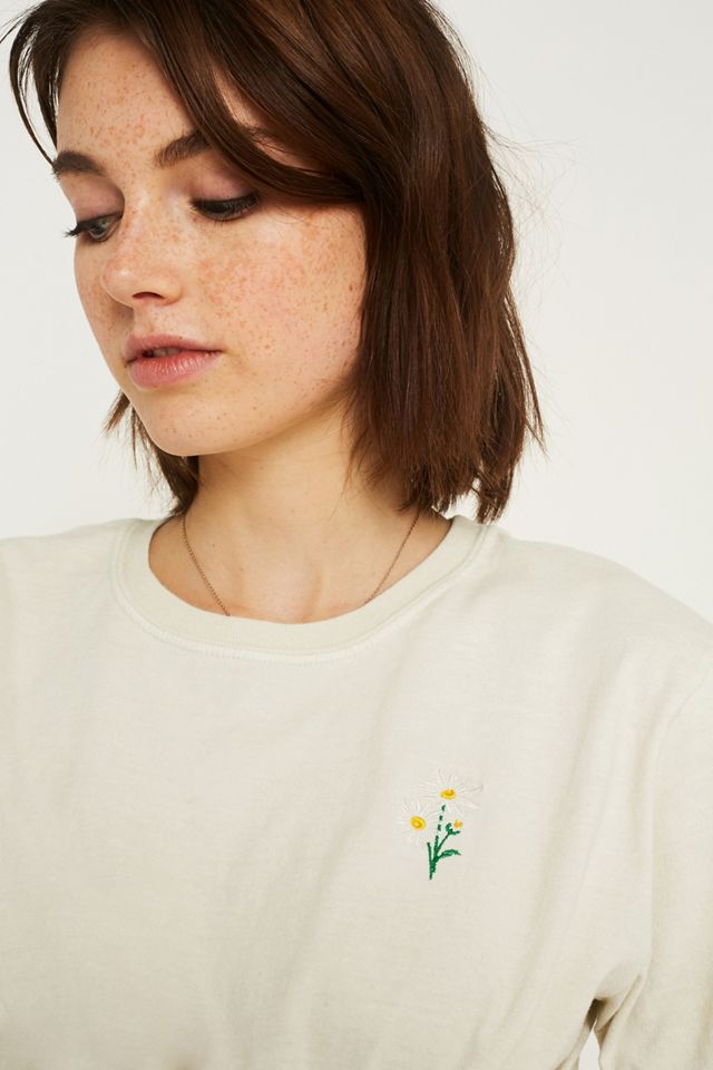 Urban Outfitters – T-Shirt mit Blumenstickerei #1