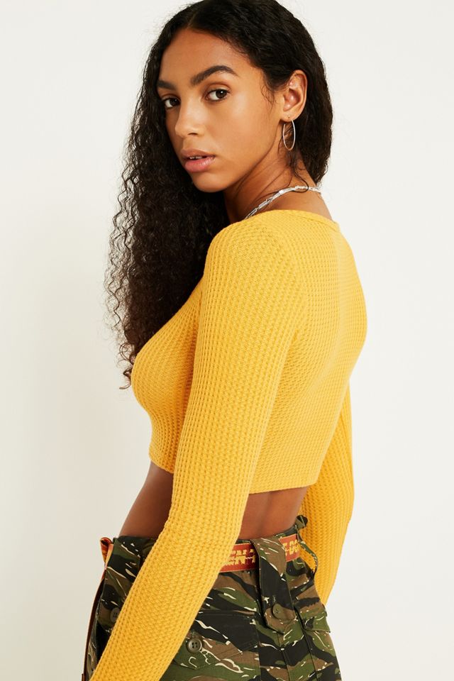 Urban Outfitters – Geknöpftes Crop Top aus Strick in Gelb #3