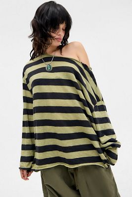 T-shirt con spalle scoperte BDG Kurt