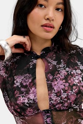 Silence + Noise Juni Keyhole Flocked Top
