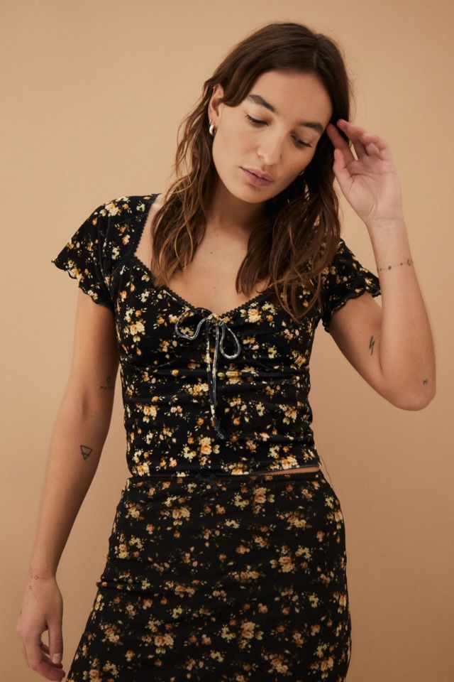 UO Velvet Floral Sweetheart Top | Urban Outfitters UK