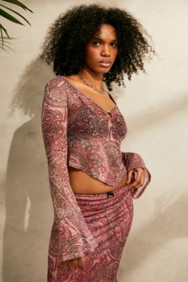 UO Flute Sleeve Paisley O-Ring Hanky Hem Top - Pink M at Urban Outfitters