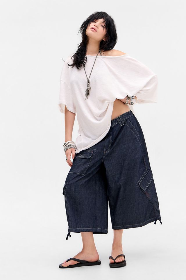 T-Shirt BDG Kurt a Maniche Corte con Spalle Scoperte #1