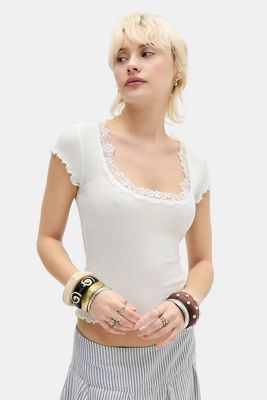 T-Shirt Out From Under Frieda con Scollo Quadrato