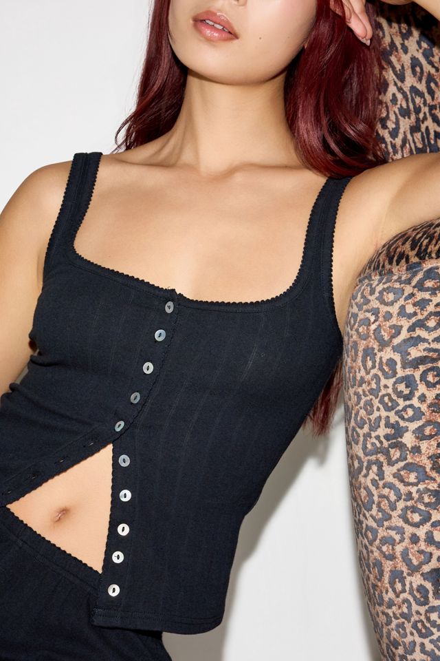 Camiseta sin Mangas con Botones y Ribete Picot Out From Under #1