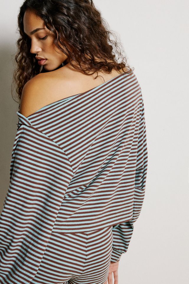 Out From Under All Nighter Gestreiftes Schulterfreies Sweatshirt #3