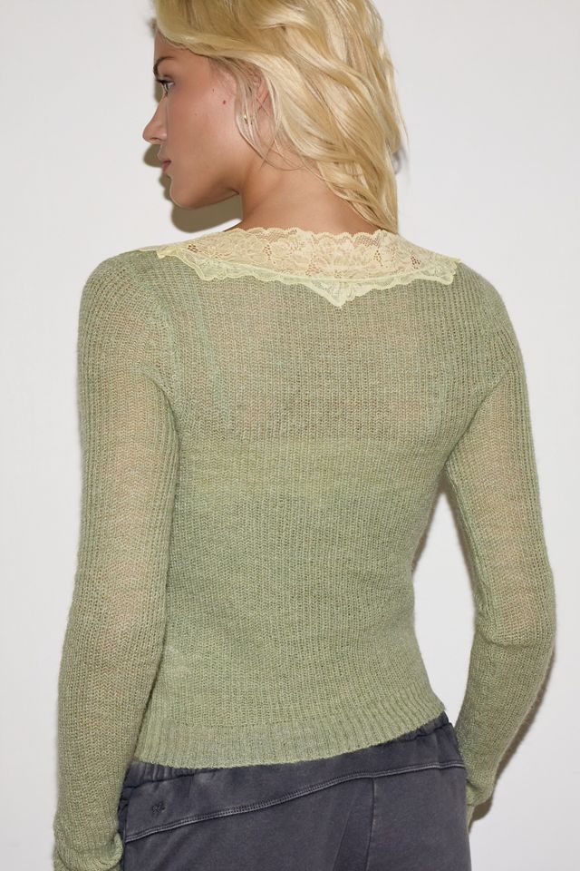 Out From Under Strickjacke mit Spitzenbesatz und Knopfleiste #1