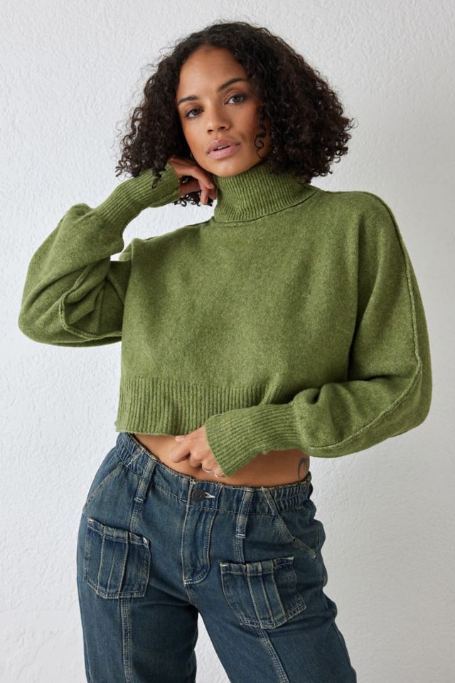 UO Finley Cropped Turtleneck Jumper | Urban Outfitters UK