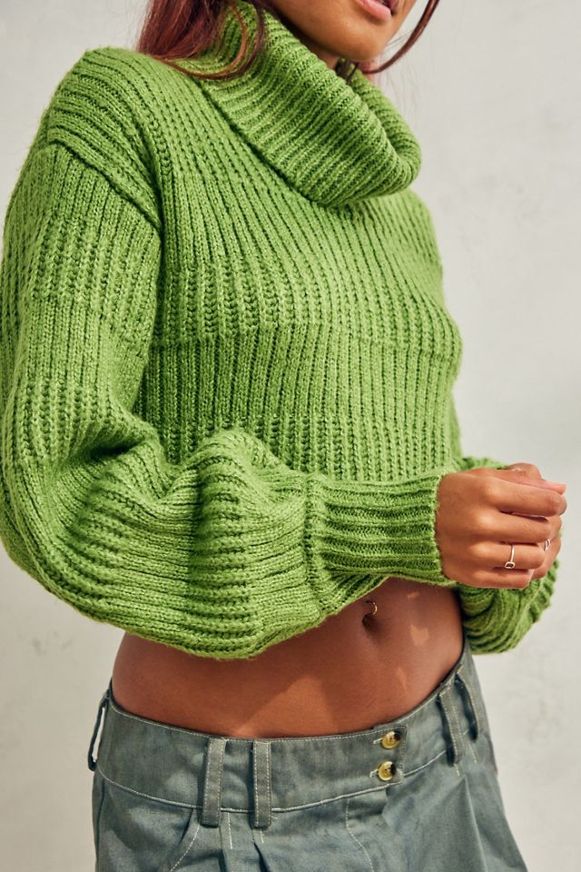 Pull court en maille à col roulé UO #2