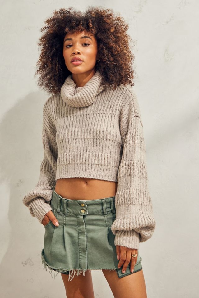 Urban outfitters balloon on sale sleeve cropped sweater