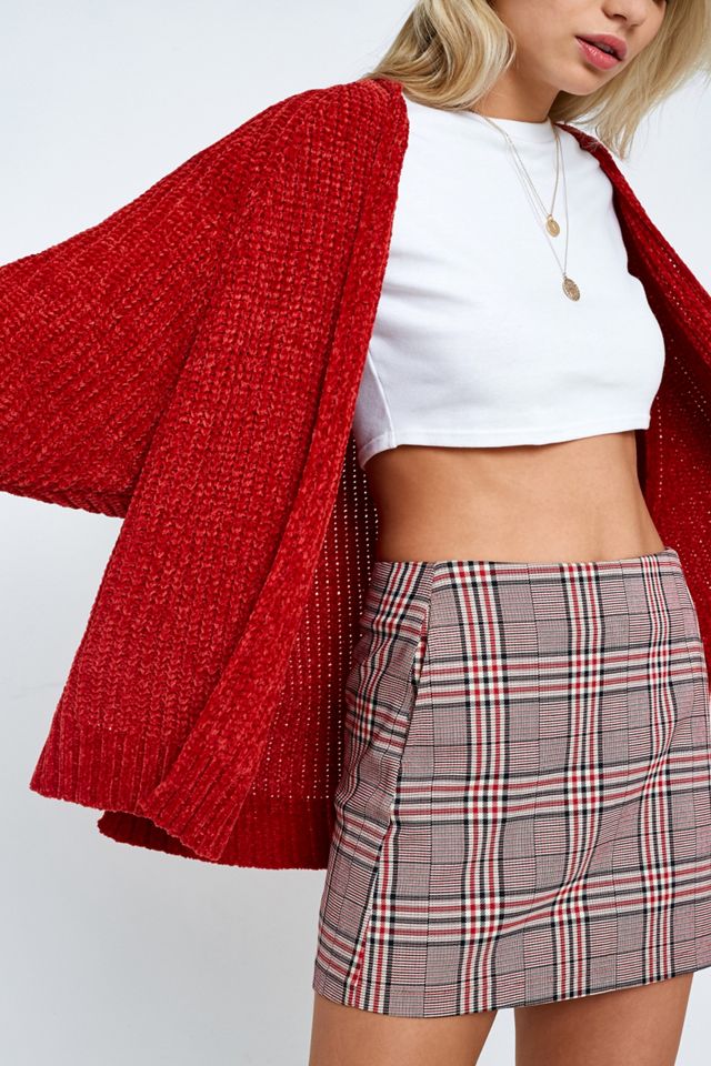 uo-felpa-manga-larga-chenille-roja-cardigan-urban-outfitters-es
