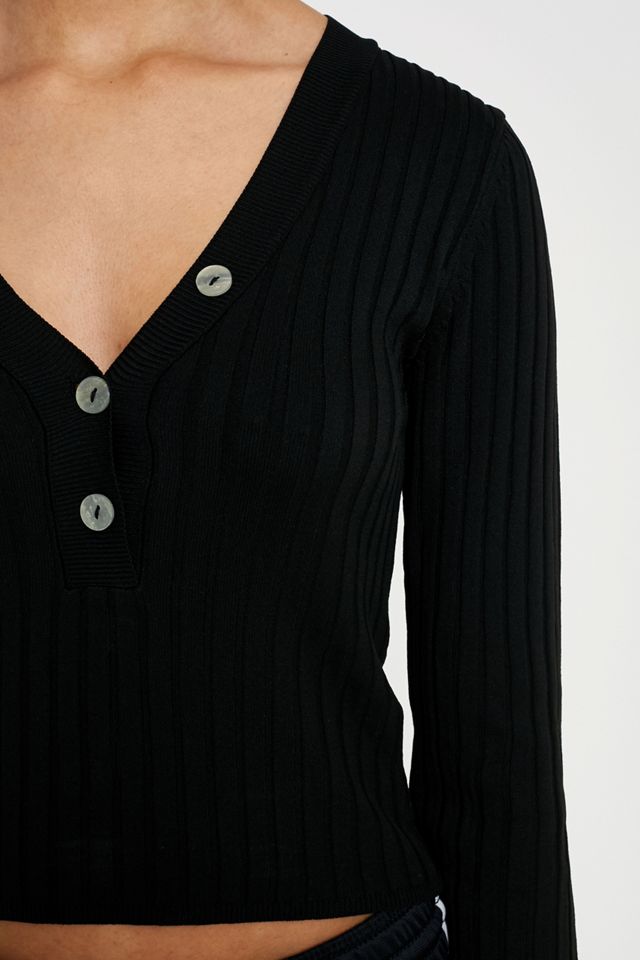 Urban Outfitters - Pull côtelé avec col en V #1