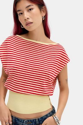 Top con Botones y Hombros Descubiertos UO Shay