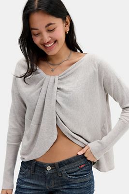 Top UO Drape Twist a Maniche Lunghe