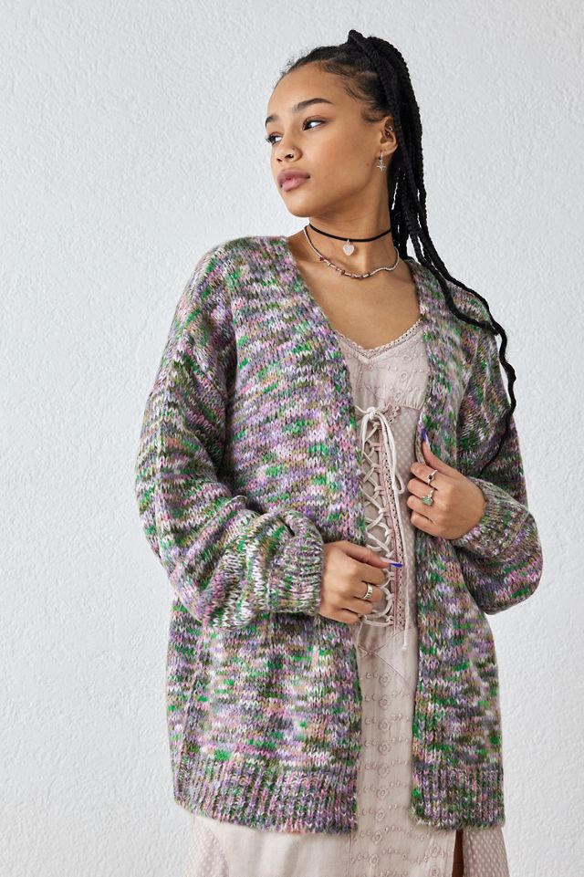 Cardigan in Maglia Fuzzy a Maniche a Palloncino Space-Dye UO