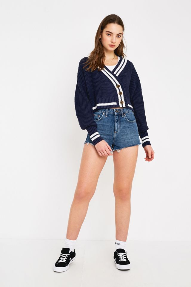 Urban Outfitters – Gekürzter, geknöpfter Cardigan „Laura“ #1