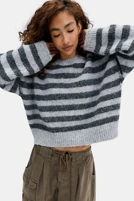 Pull Brooklyn UO