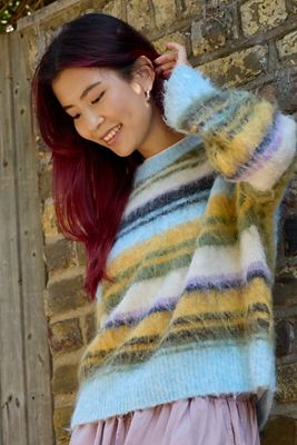 UO Gebürsteter Streifen Langarm Pullover