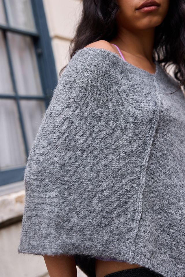 Poncho tricoté UO Biffy #2