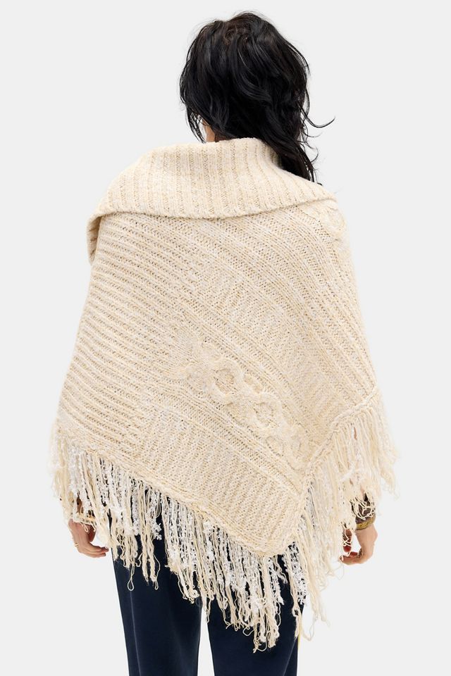 Poncho con frange UO #4