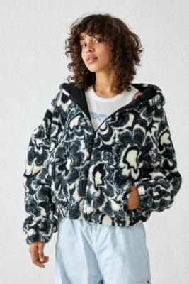 UO Olivia Floral Hooded Fleece - Black S at Urban Outfitters