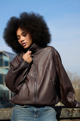 Frances Faux Leather Unwadded Bomber Jacket en taille: TTP - BDG - Modalova