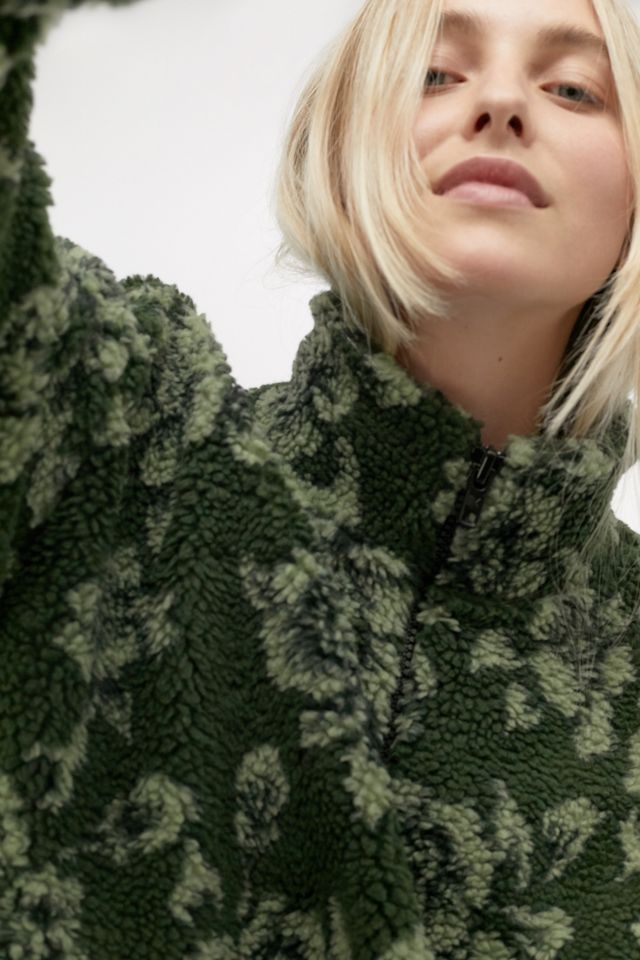 UO - Haut de survêtement court en peluche à motif floral #2