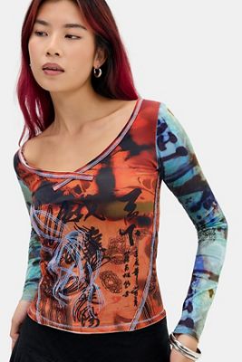 T-shirt con scollo a V con grafica asiatica Kimchi Blue