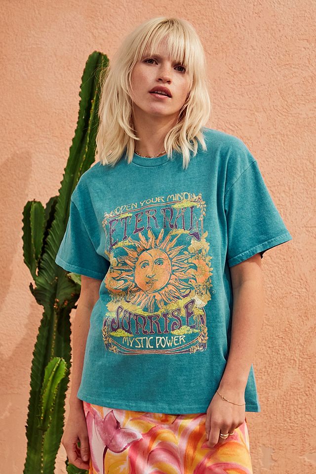 UO Eternal Sunshine Boyfriend T-Shirt | Urban Outfitters UK