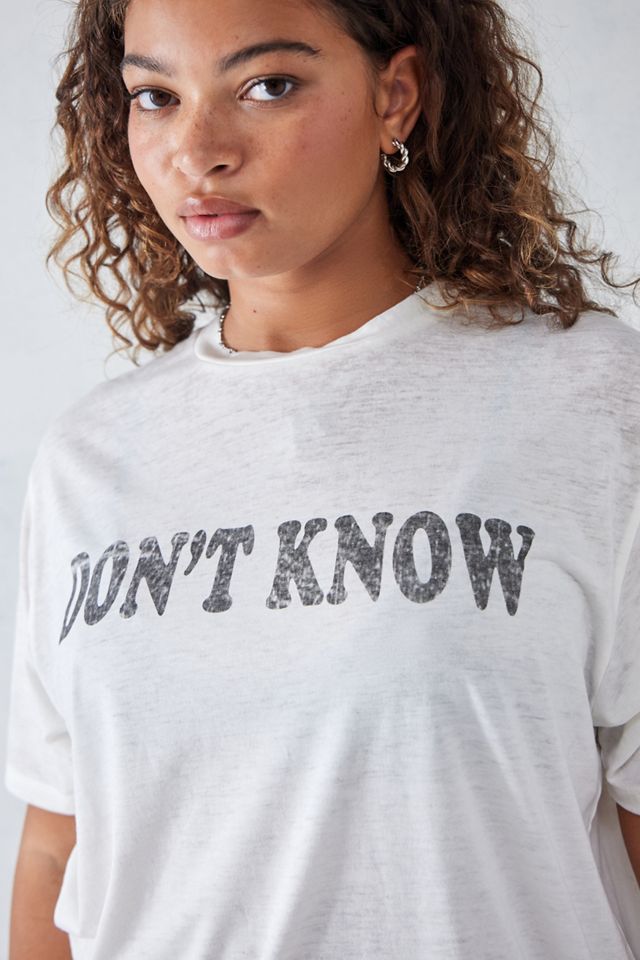 T-shirt boyfriend UO Don't Know Don't Care #2