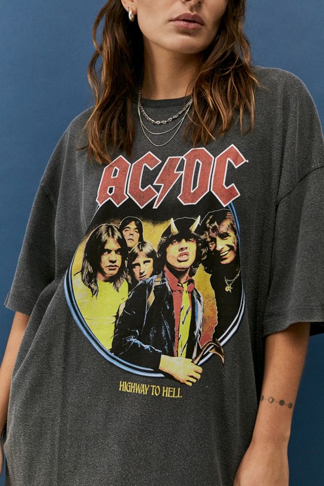 UO – Dad-T-Shirt mit ACDC-Print  #1