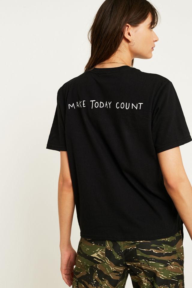 UO - T-shirt Make Today Count #1